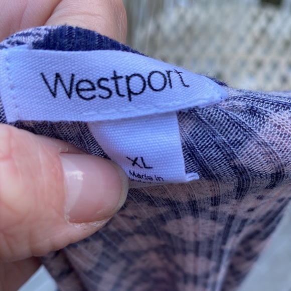 Patterned Blouse - Picture 4 of 5